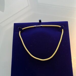 Woman’s necklace Fred size 14.75 inches, silk, 18 karat solid white gold green